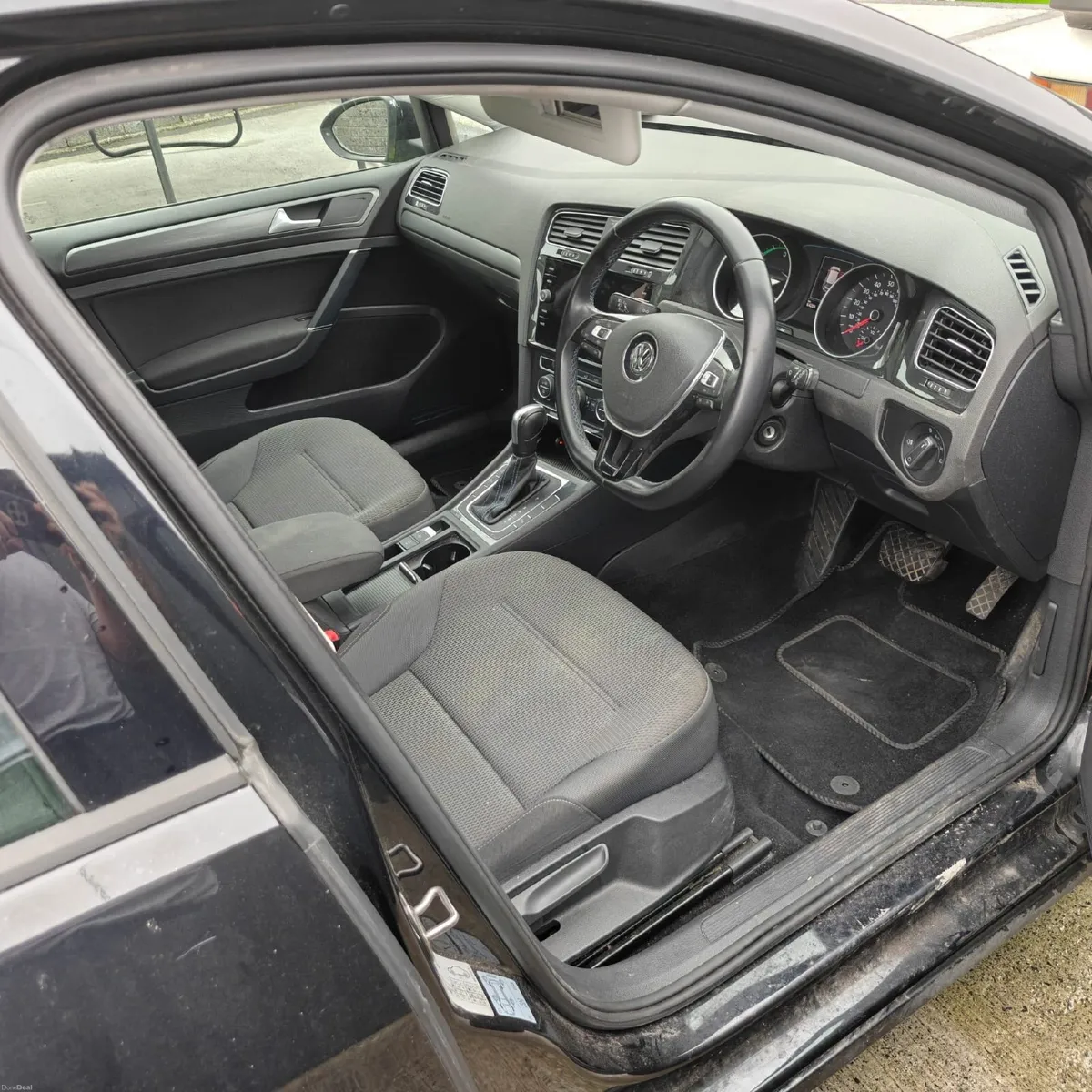Volkswagen E-Golf 2019 - Image 6