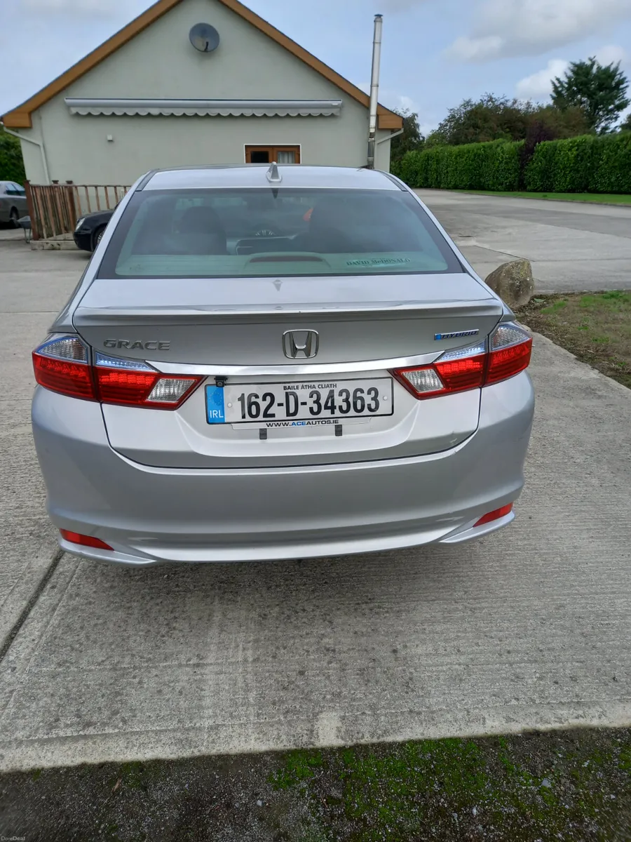 2016 Honda Grace 1.5 Petrol Automatic - Image 3