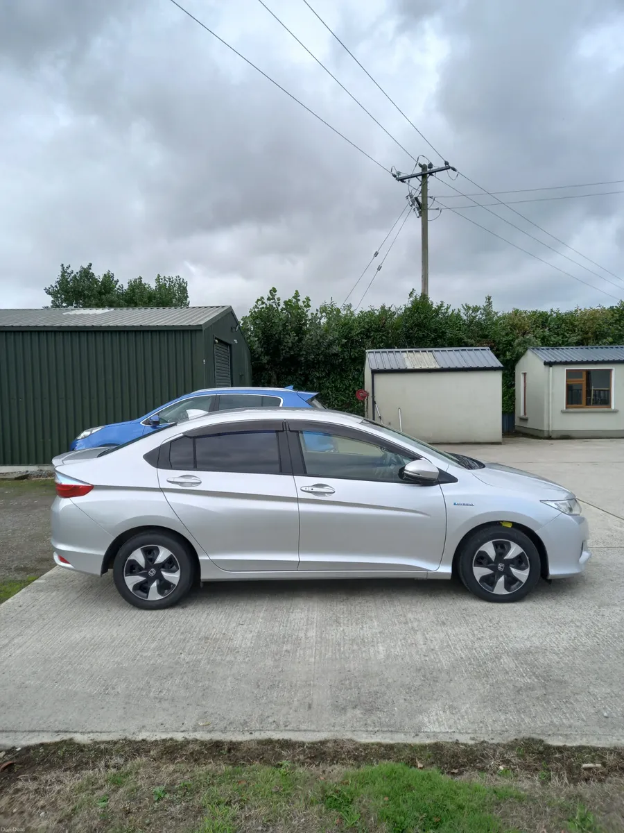 2016 Honda Grace 1.5 Petrol Automatic - Image 4