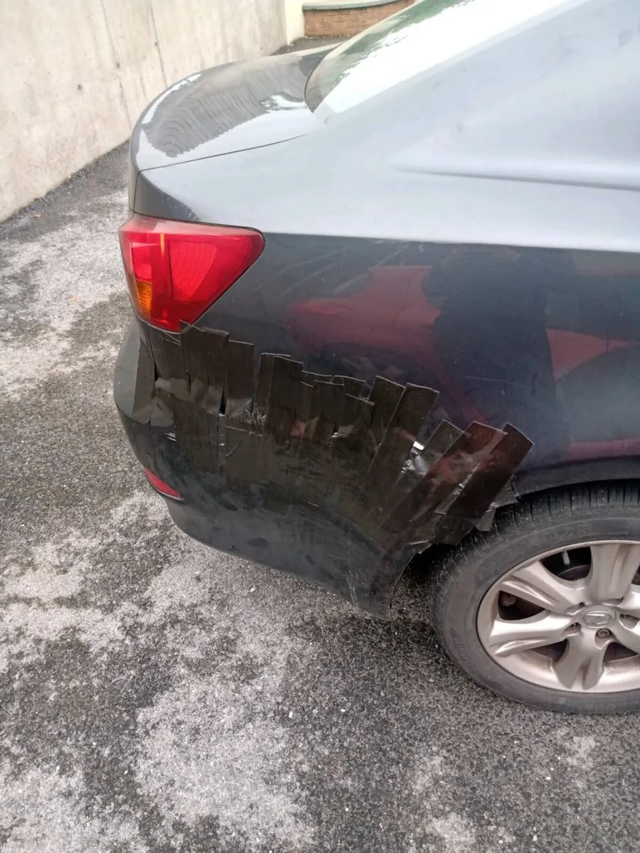Lexus IS220D - Image 4