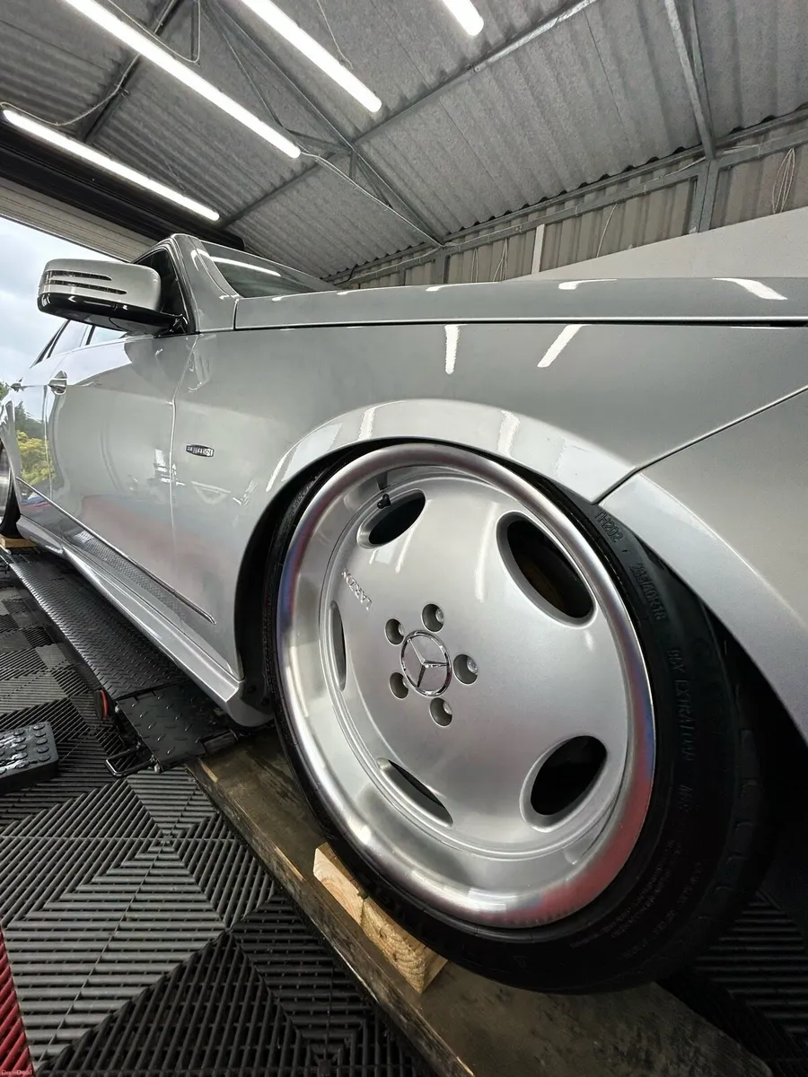 Mercedes Benz E-Class - Image 4