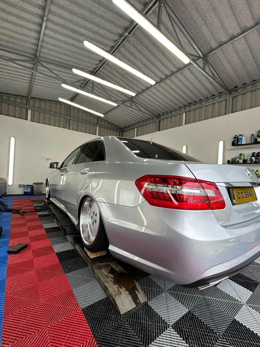 Mercedes Benz E-Class - Image 3