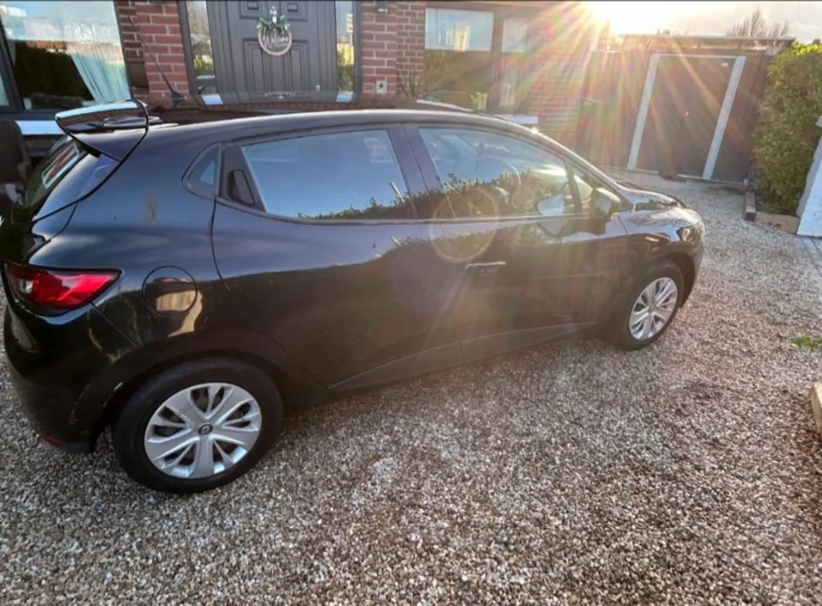 2016 Renault clio - Image 2