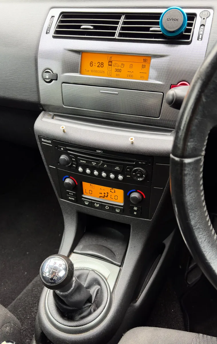 Citroen C4 2008 1.4Petrol nct 1/27 tax 1/27 low km - Image 3