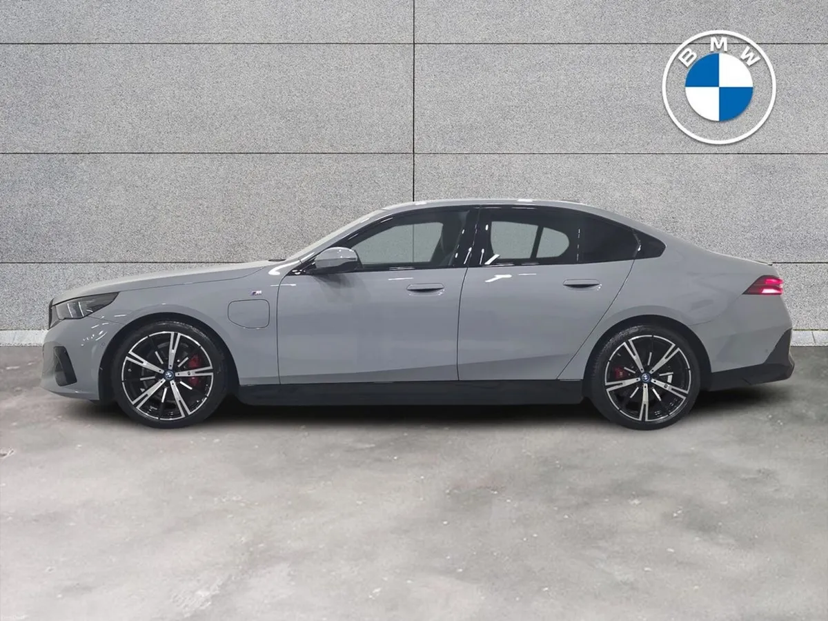 BMW 5-Series 530e M Sport Pro Saloon - Image 3