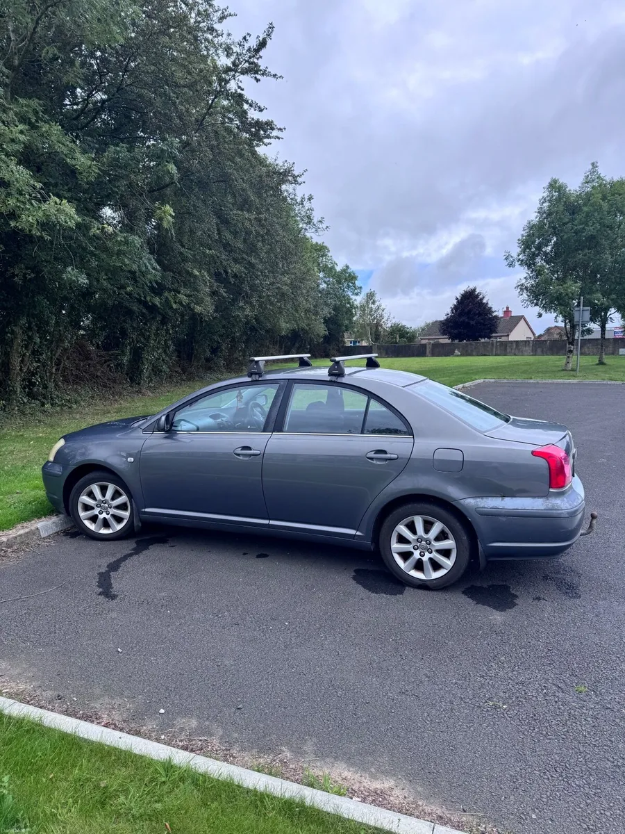Toyota Avensis 2005 - Image 1