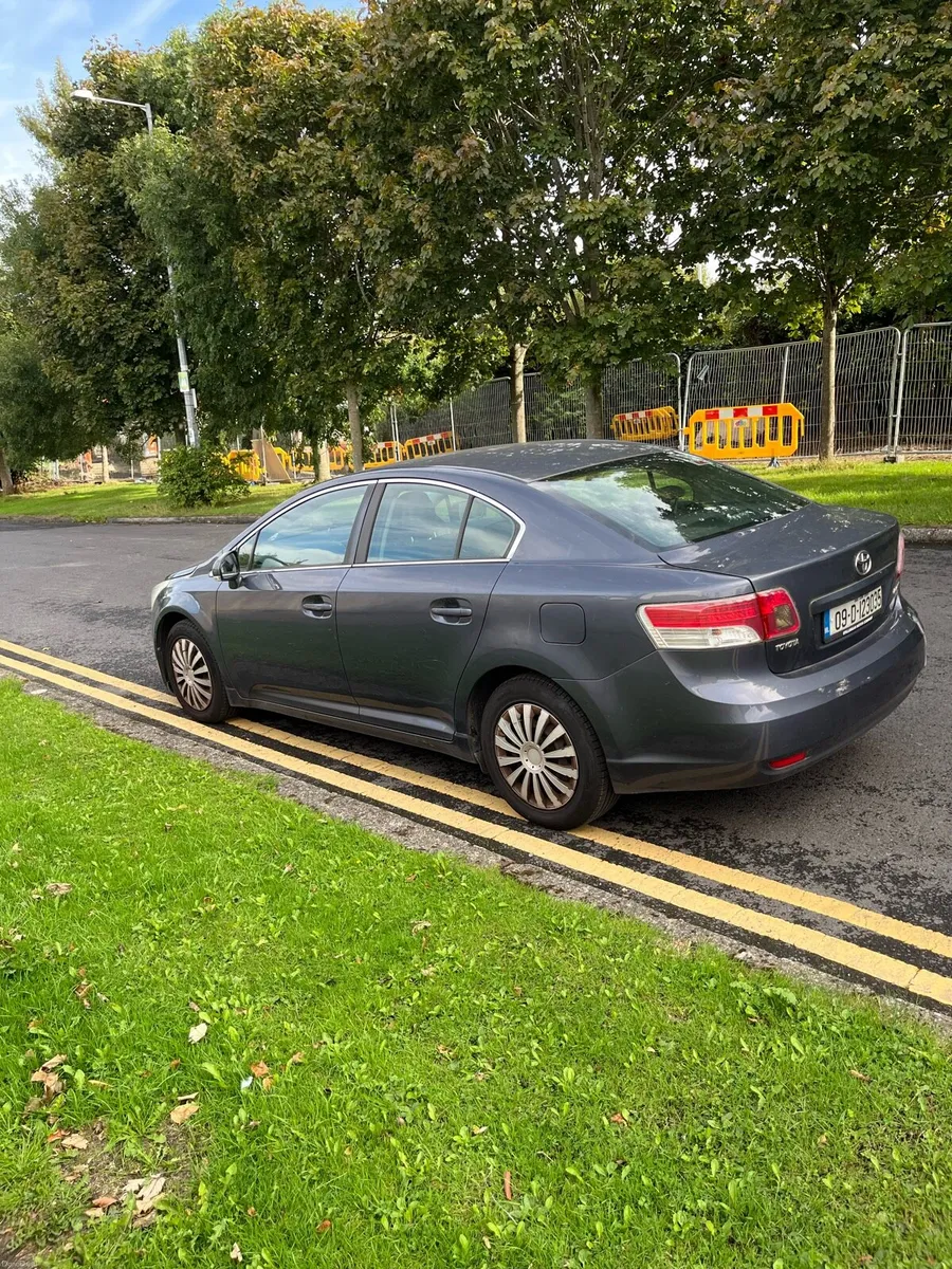 Toyota Avensis 2.0 Litre D4D Saloon 2009 - Image 3