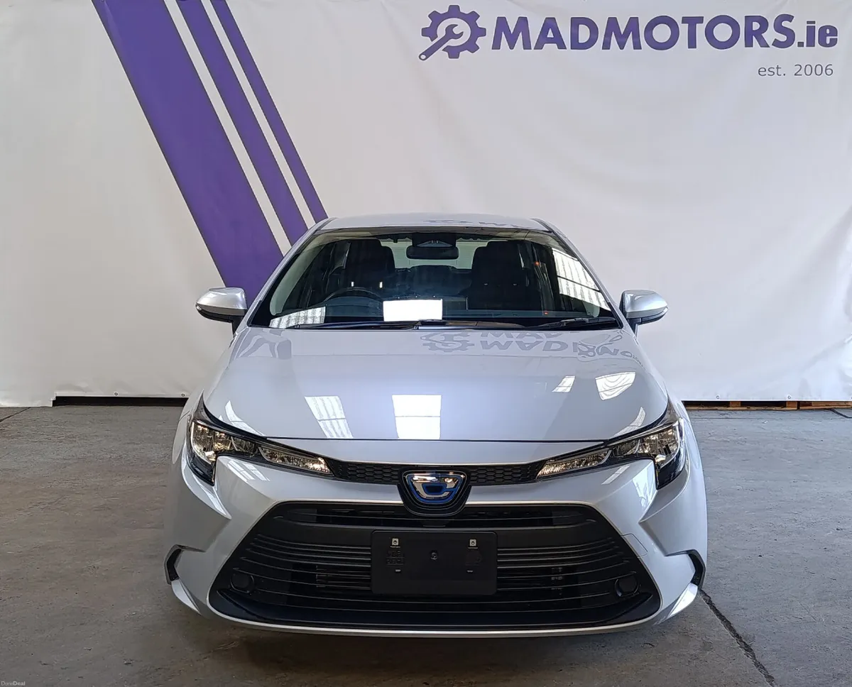 **ONLY 8,750 Km** (2yr Warranty) 1.8 Petrol Hybrid - Image 2