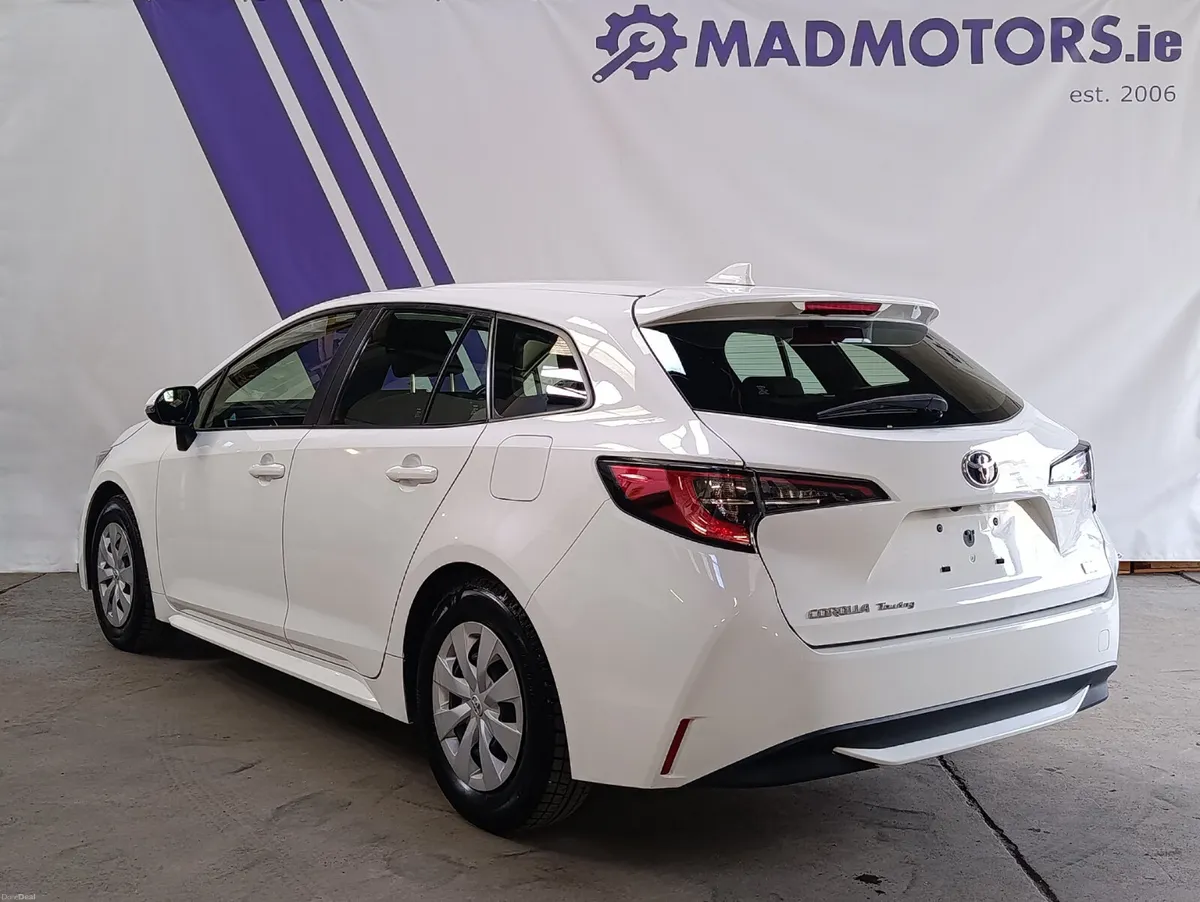 2023 (2yr Warranty) 1.8 Petrol Hybrid Automatic - Image 5