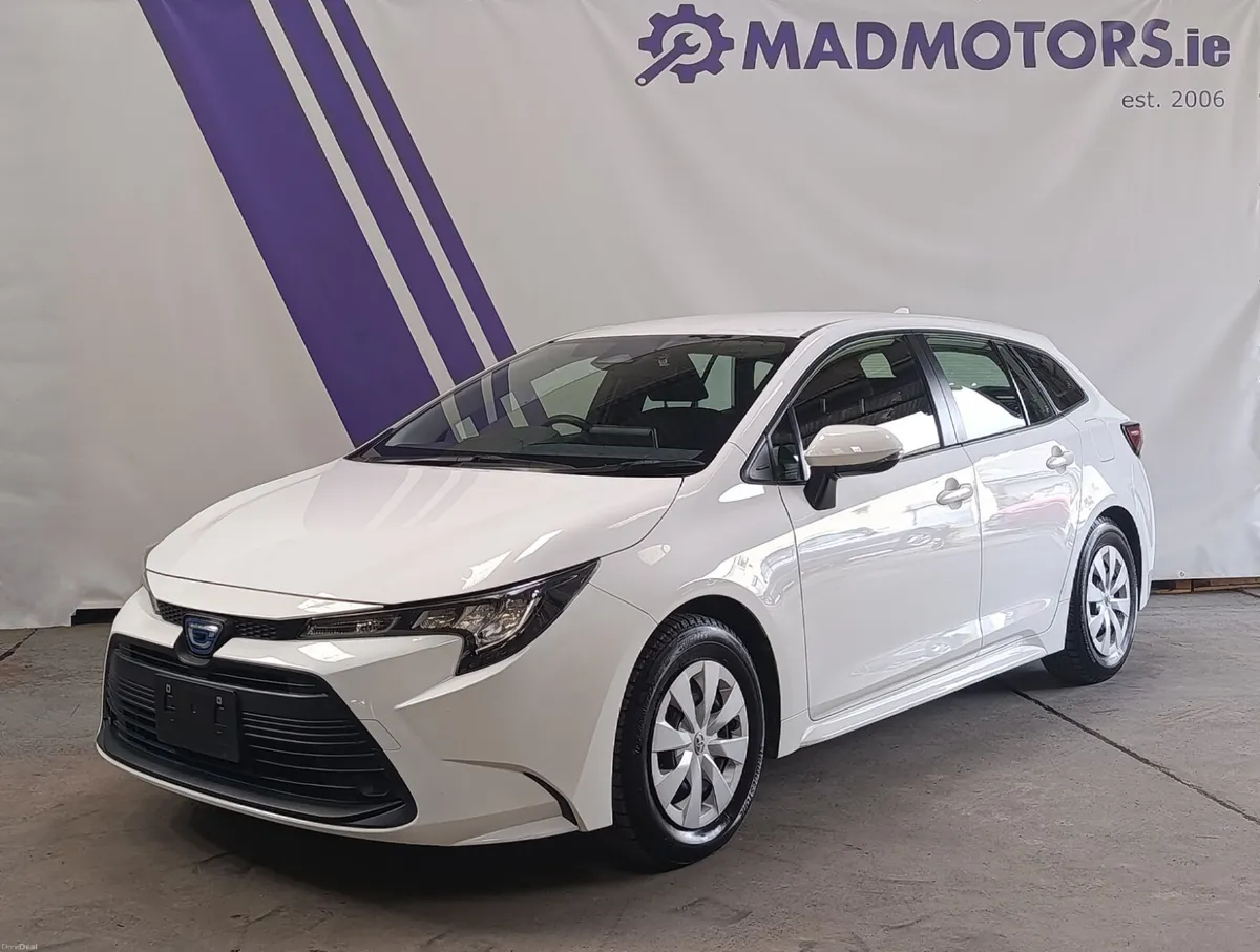 2023 (2yr Warranty) 1.8 Petrol Hybrid Automatic - Image 3