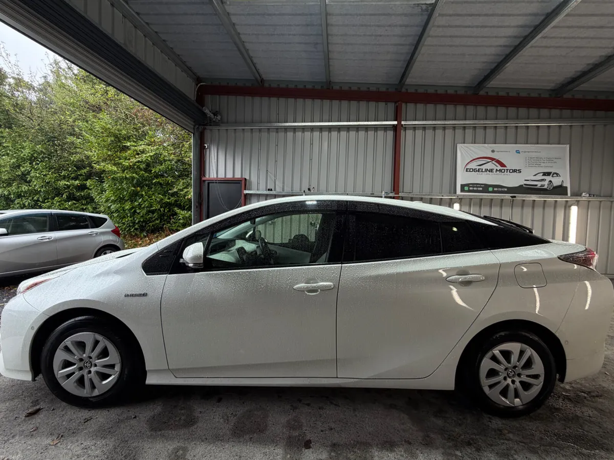 2018 Toyota Prius. Low mileage perfect condition - Image 4