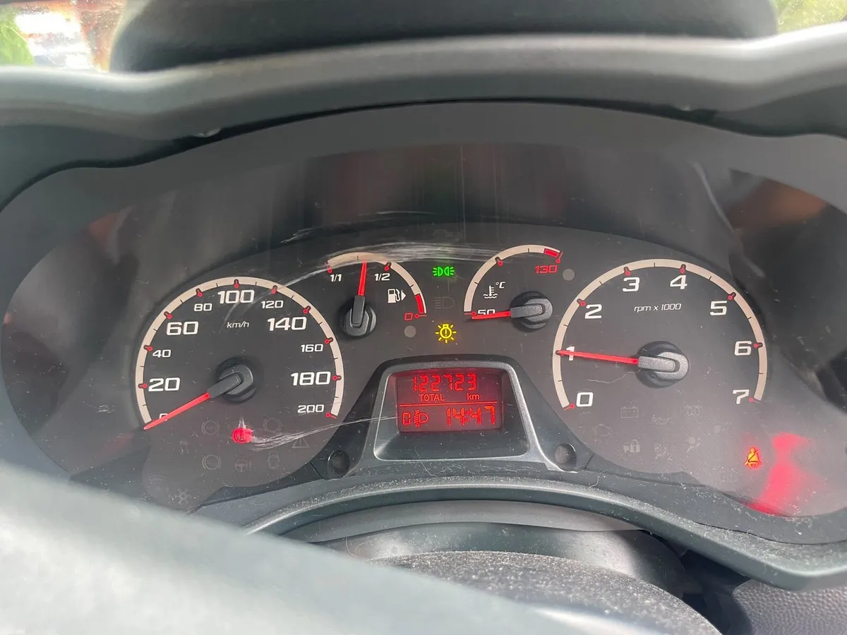 Ford KA 2010 - Image 4