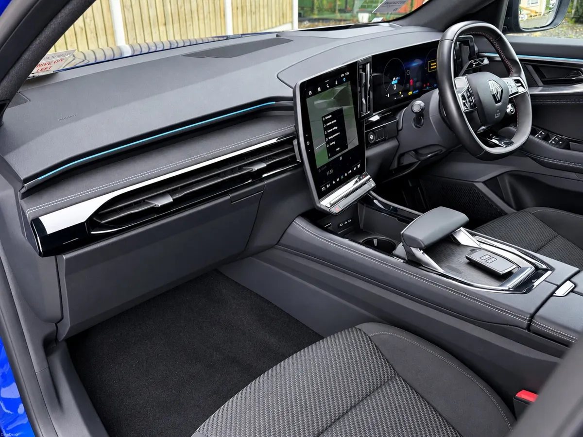 Renault Austral 2025 E-Tech Full Hybrid - Image 3