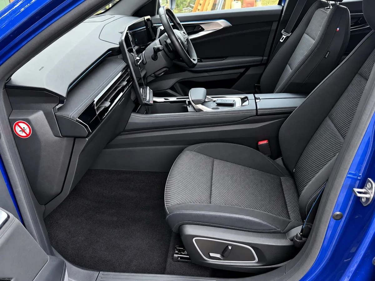 Renault Austral 2025 E-Tech Full Hybrid - Image 4