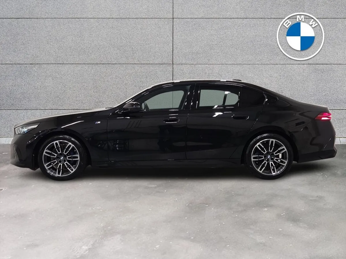 BMW 5-Series 520i M Sport Saloon - Image 3