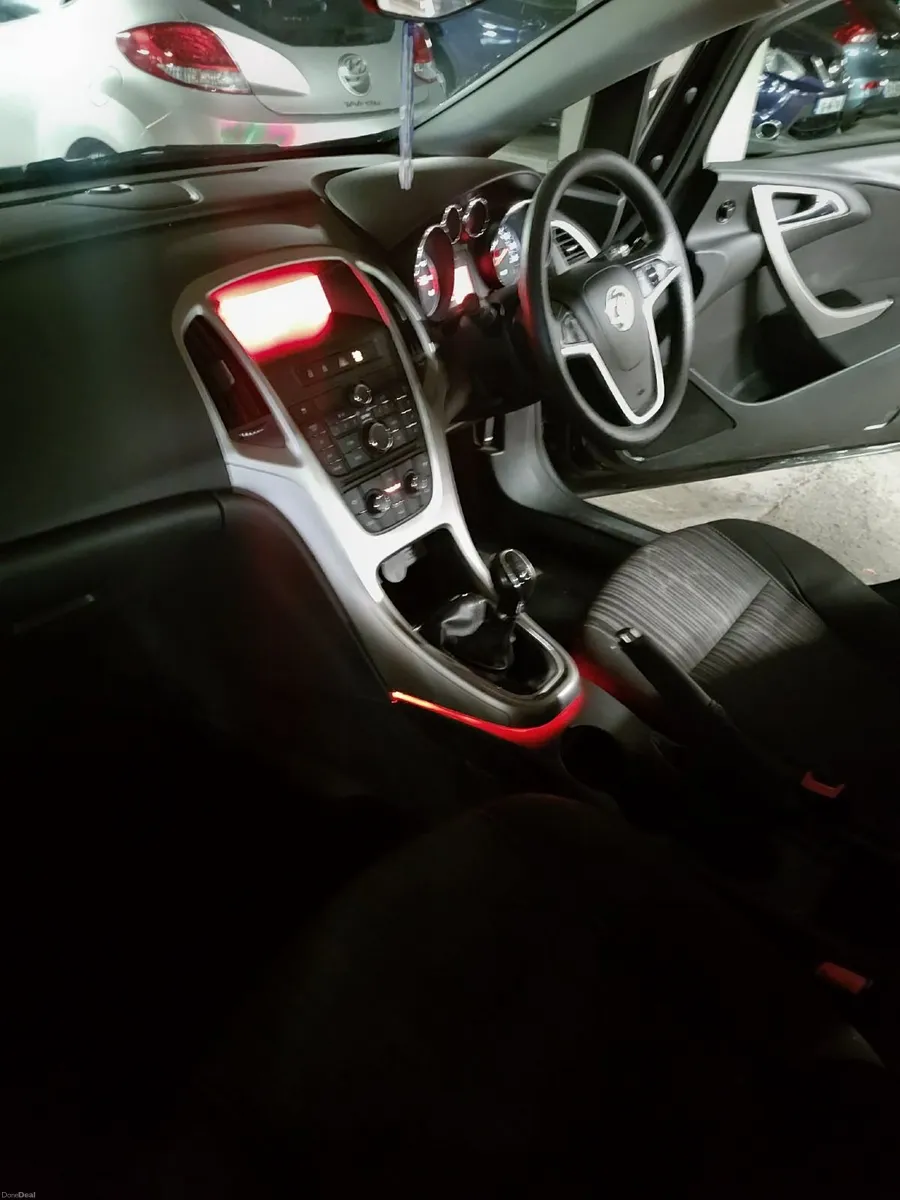 Vauxhall Astra 2010 - Image 4
