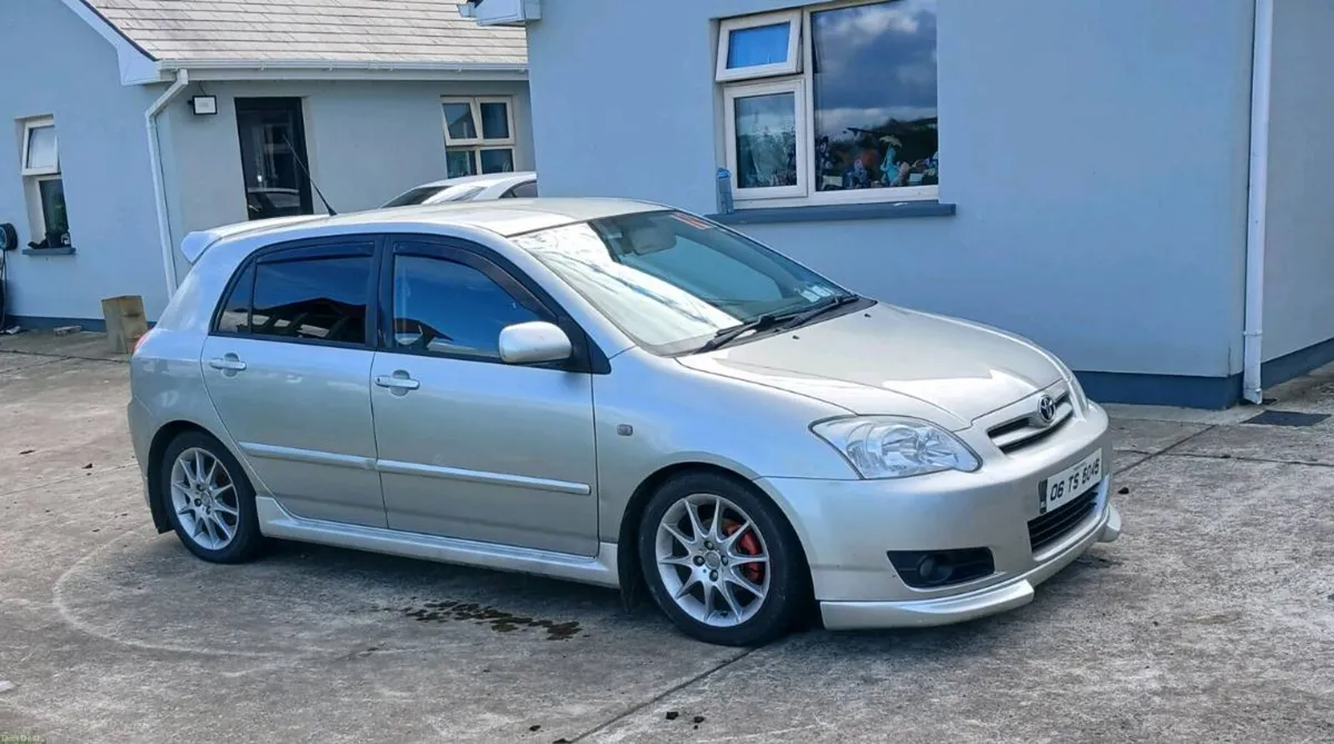 Toyota corolla - Image 2