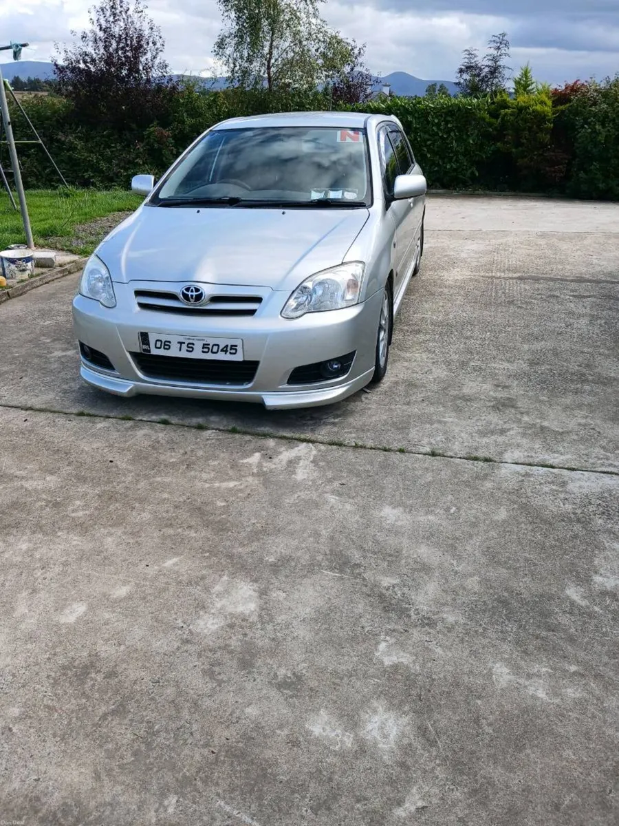 Toyota corolla - Image 4