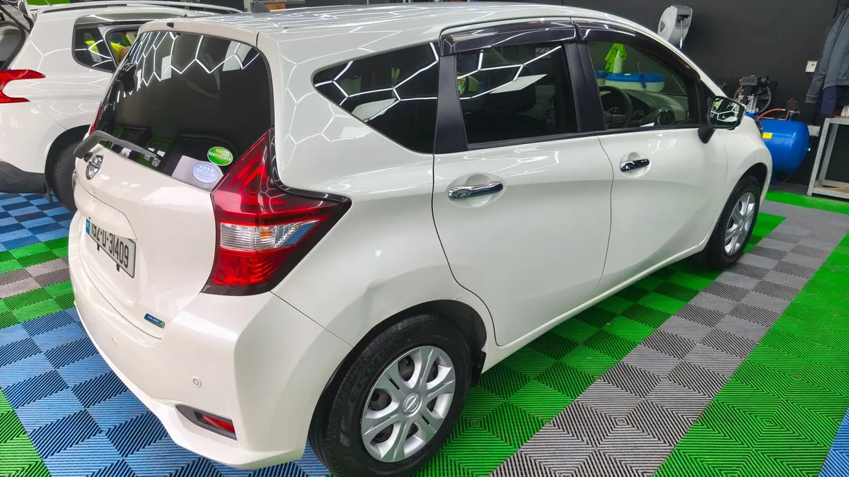 Car - Image 5