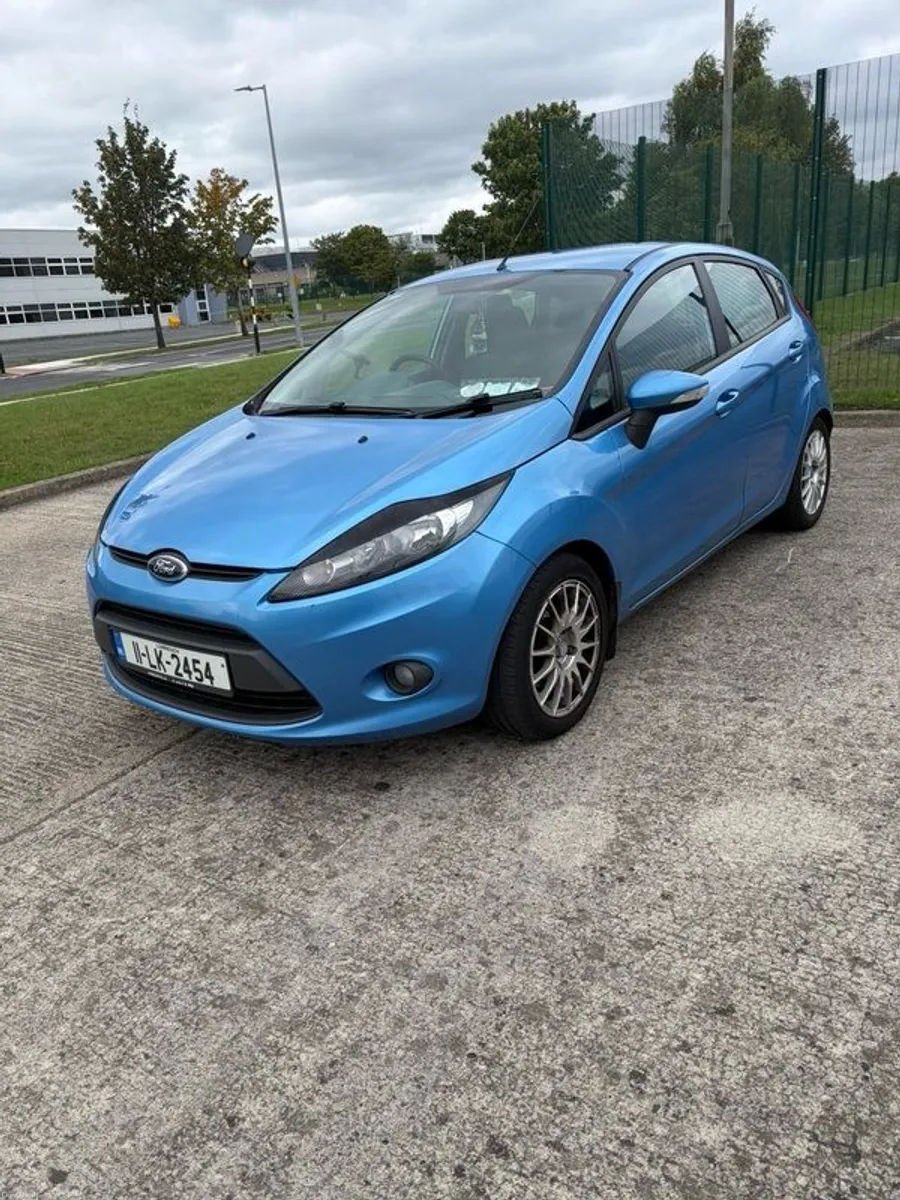 2011 Ford Fiesta - Image 1