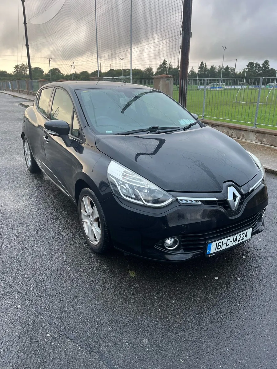 Renault Clio 2016 1.1L Petrol 101,900km - Image 1