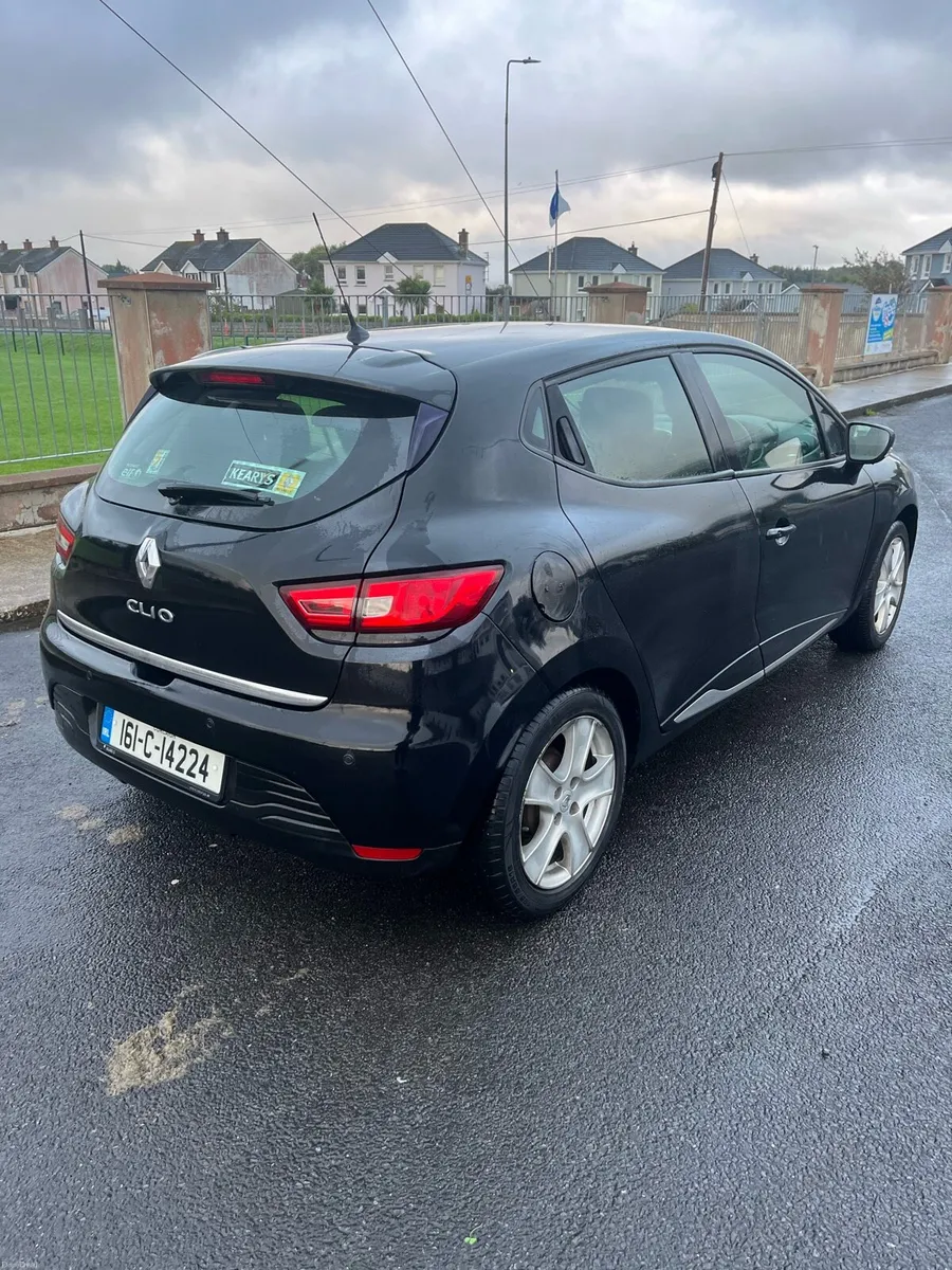 Renault Clio 2016 1.1L Petrol 101,900km - Image 3