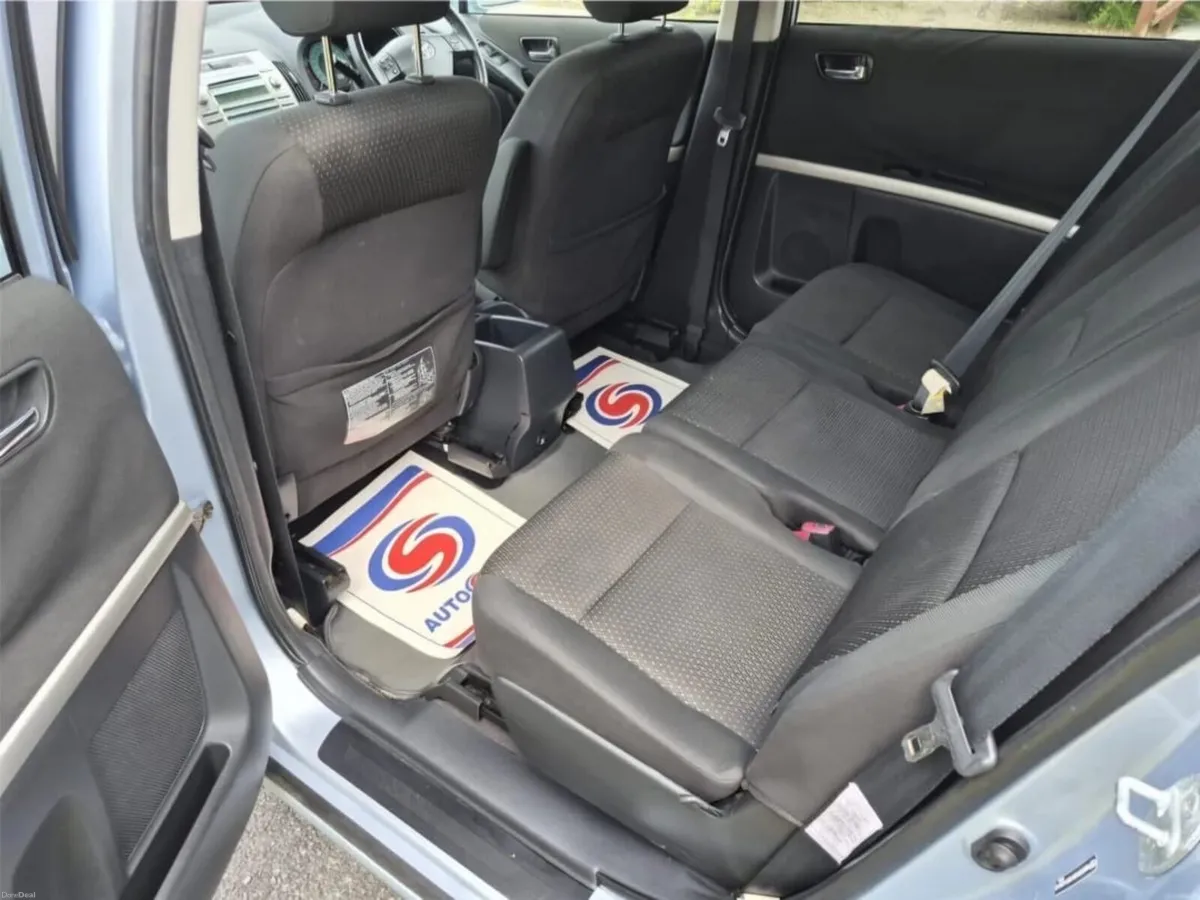 Toyota Corolla 2010 - Image 6