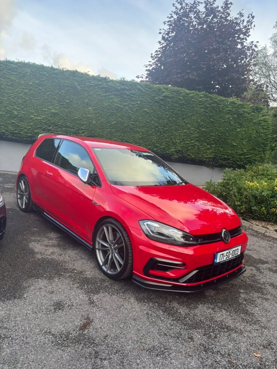 Volkswagen Golf R - Image 2