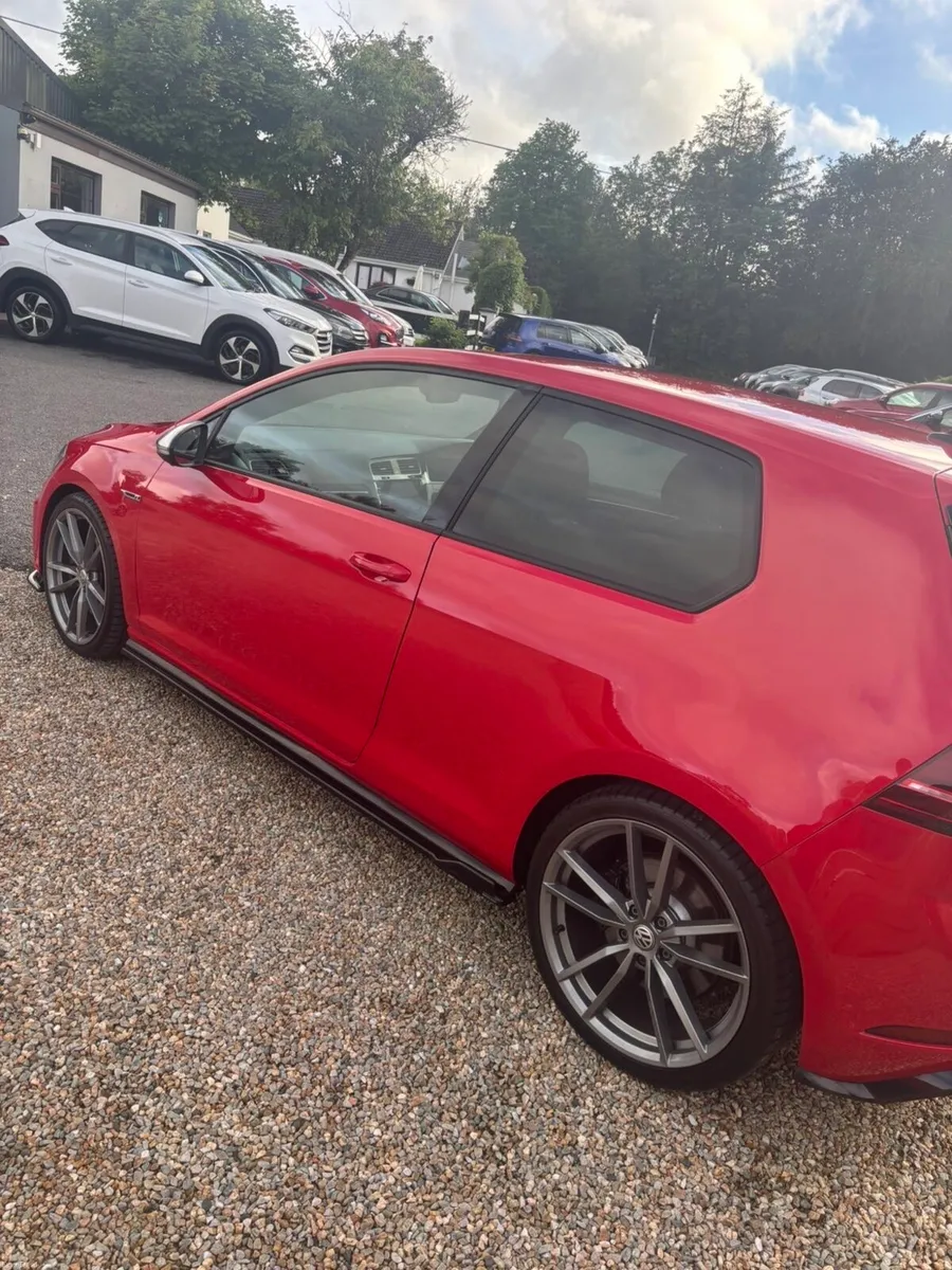 Volkswagen Golf R - Image 4