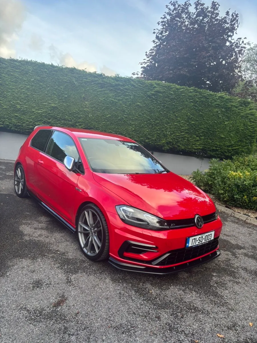 Volkswagen Golf R - Image 1
