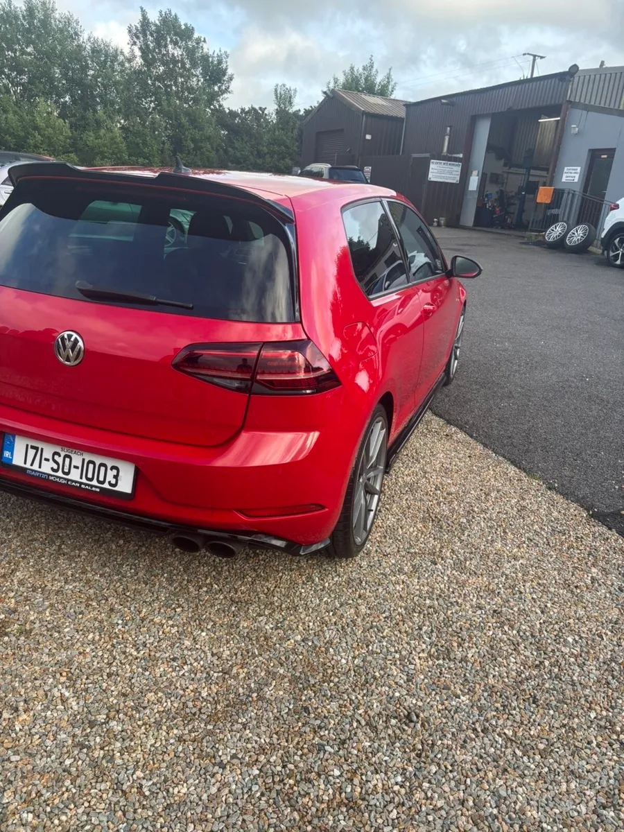 Volkswagen Golf R - Image 5