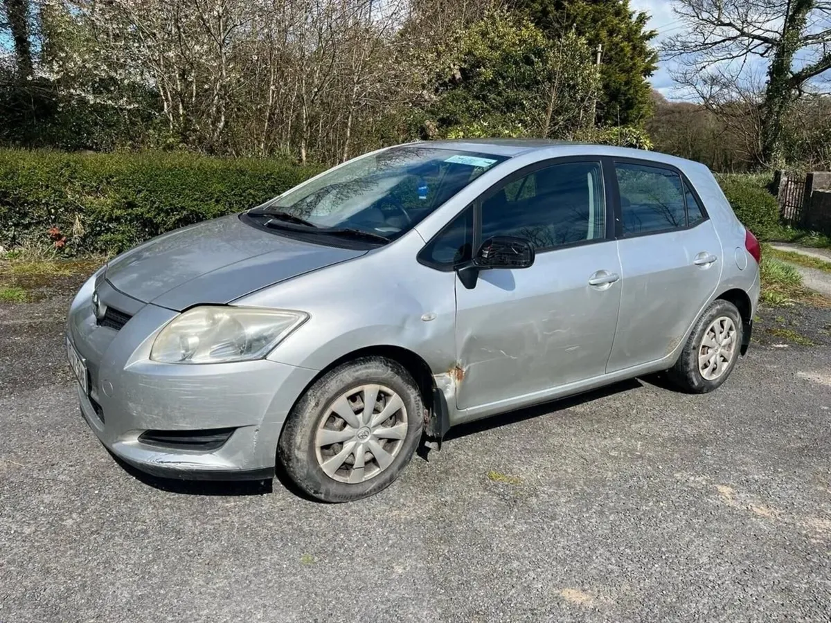 2007 Toyota Auris 1.4 Petrol OPEN TO OFFERS - Image 1