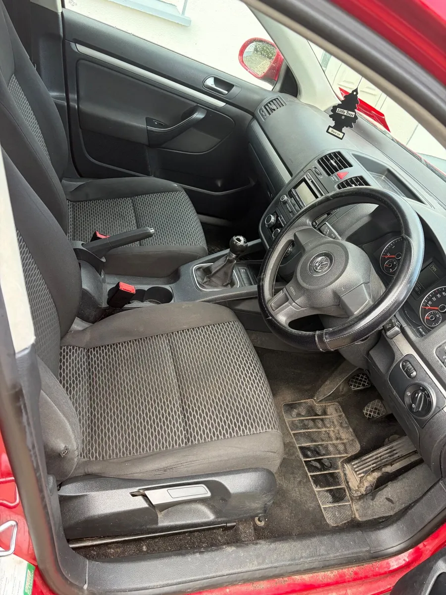 Volkswagen Jetta 2010 - Image 5