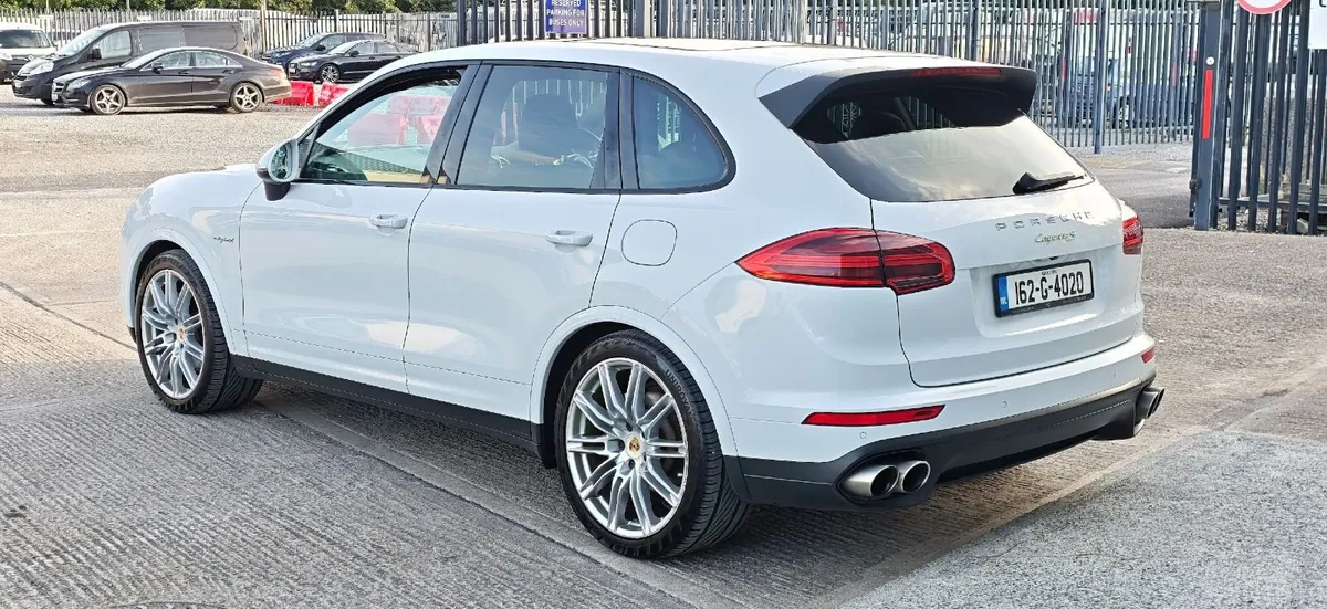 Porsche Cayenne S E-Hybrid 2016 unusual hi-sepc - Image 2