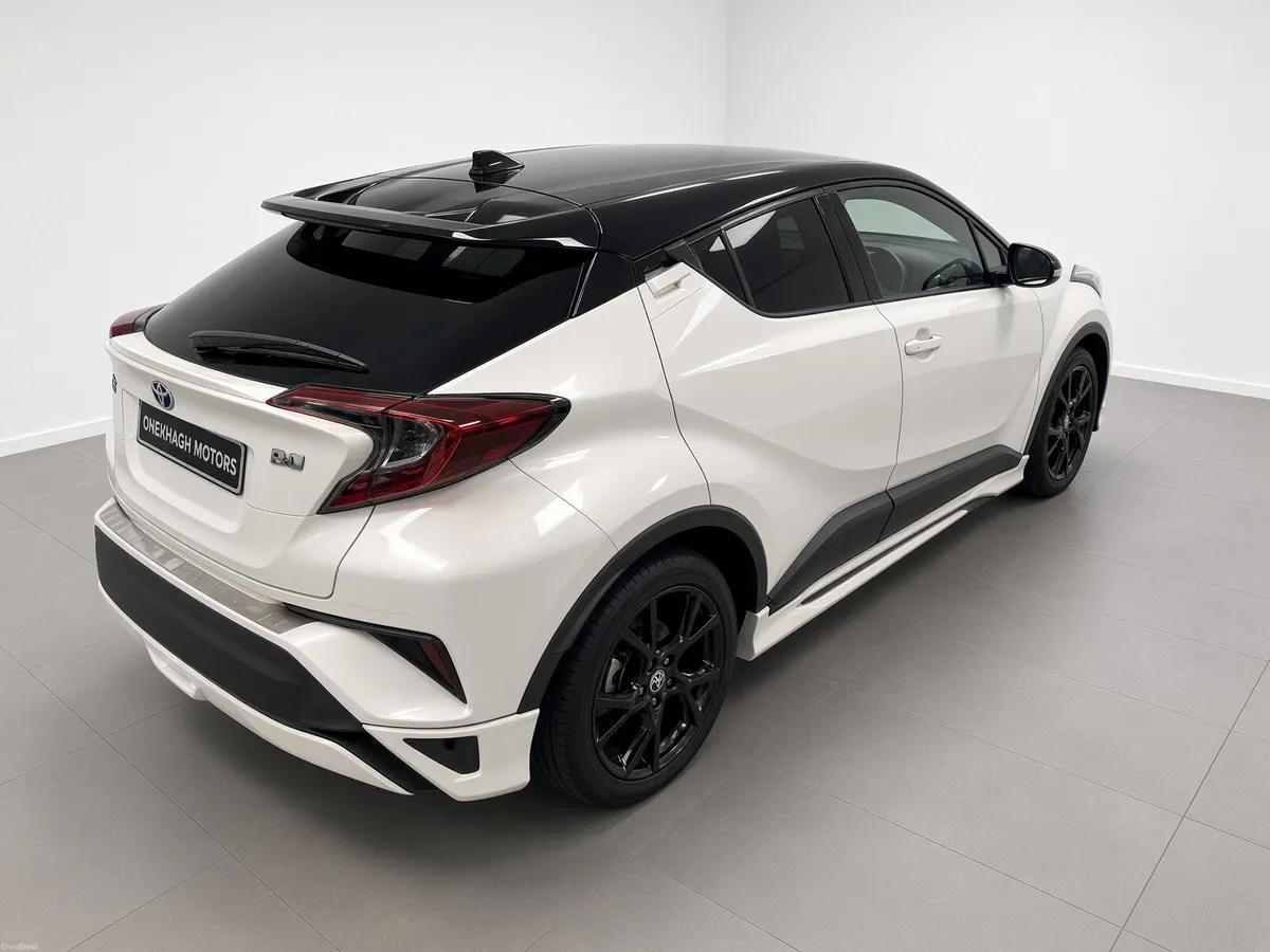 Toyota CHR HYBRID LUNA SPORT - Image 5
