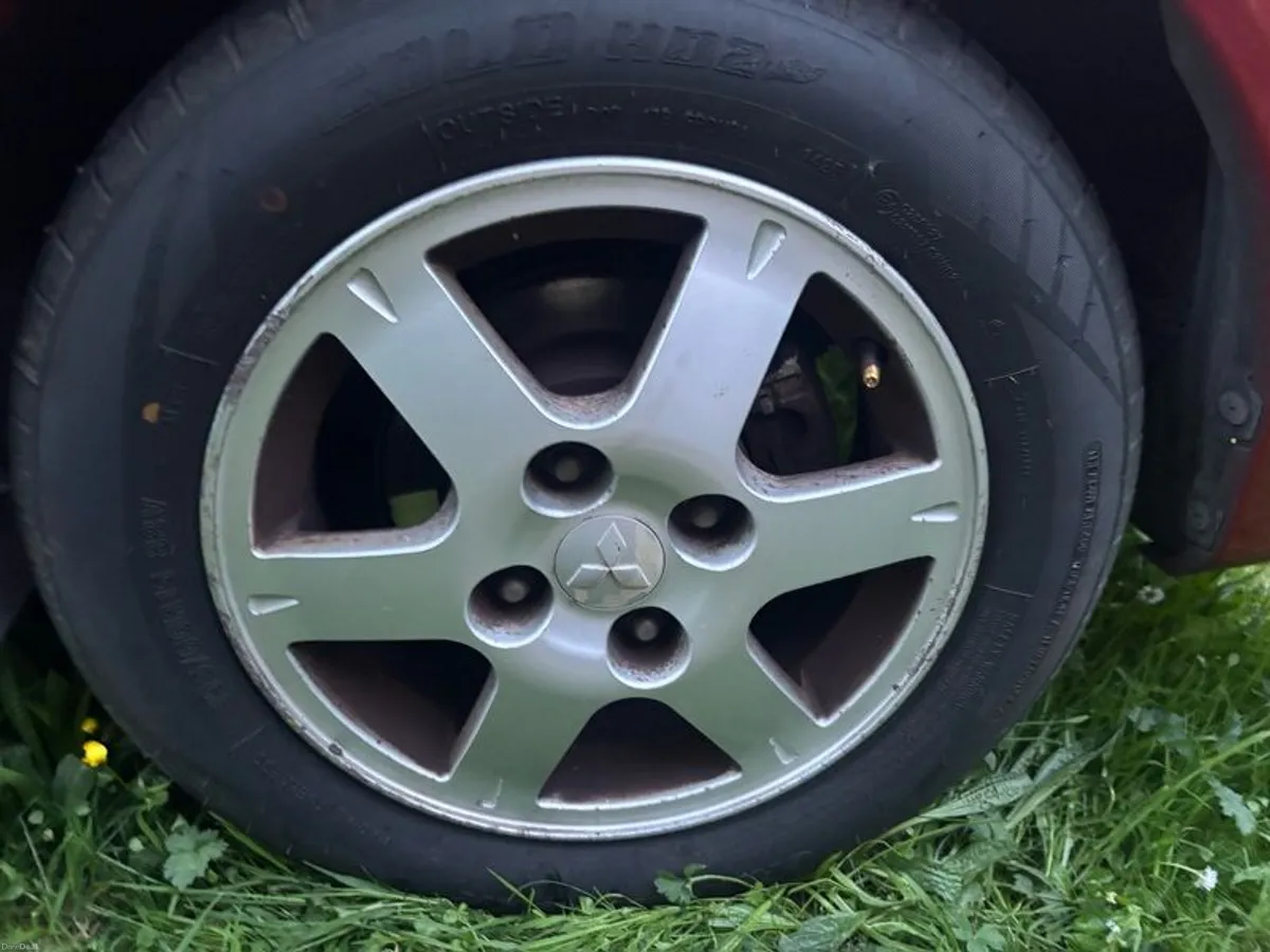 2006 Mitsubishi Lancer - Image 2