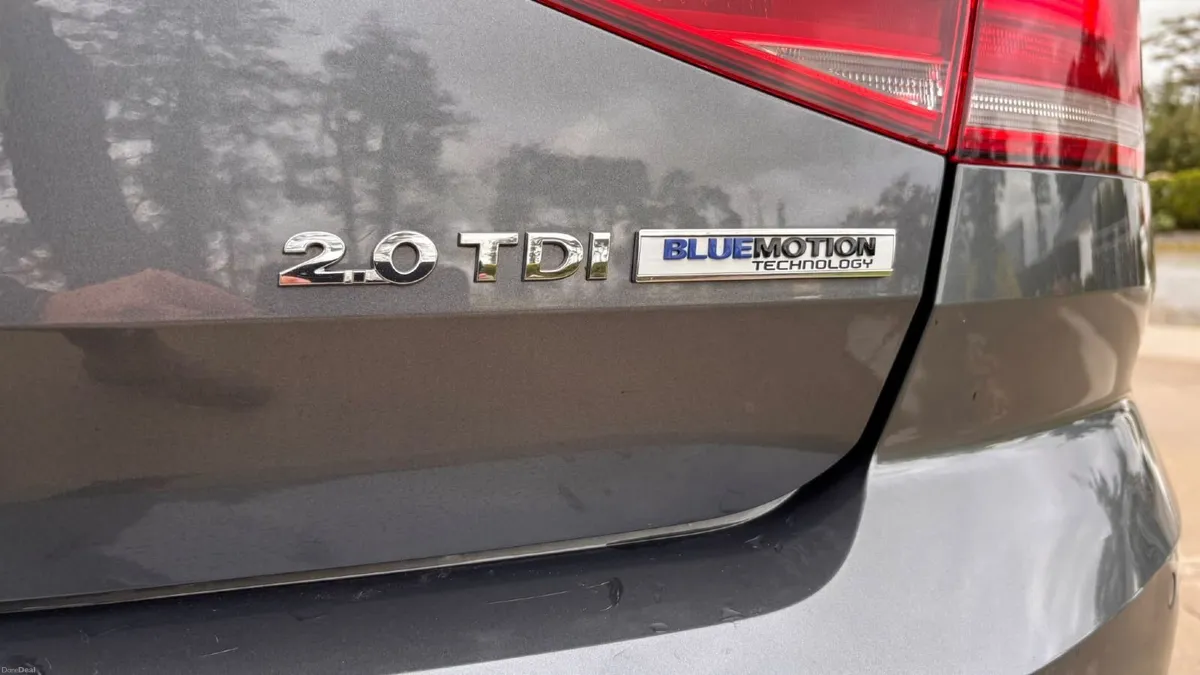 Volkswagen Passat 2016 - Image 4
