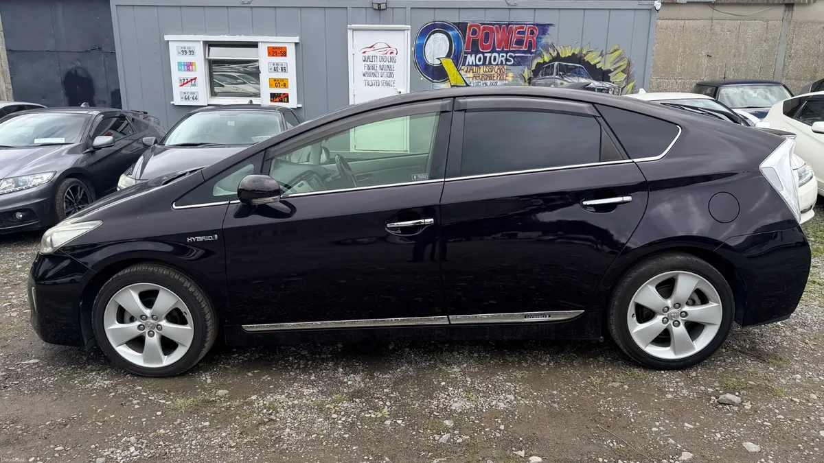 Toyota Prius 2013 Hybrid  LEATHER SEAT - Image 6