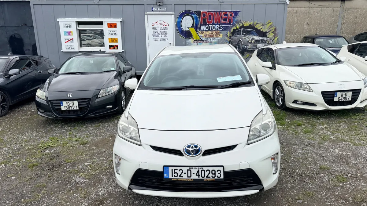 Toyota Prius 2015 Fresh NCT - Image 3
