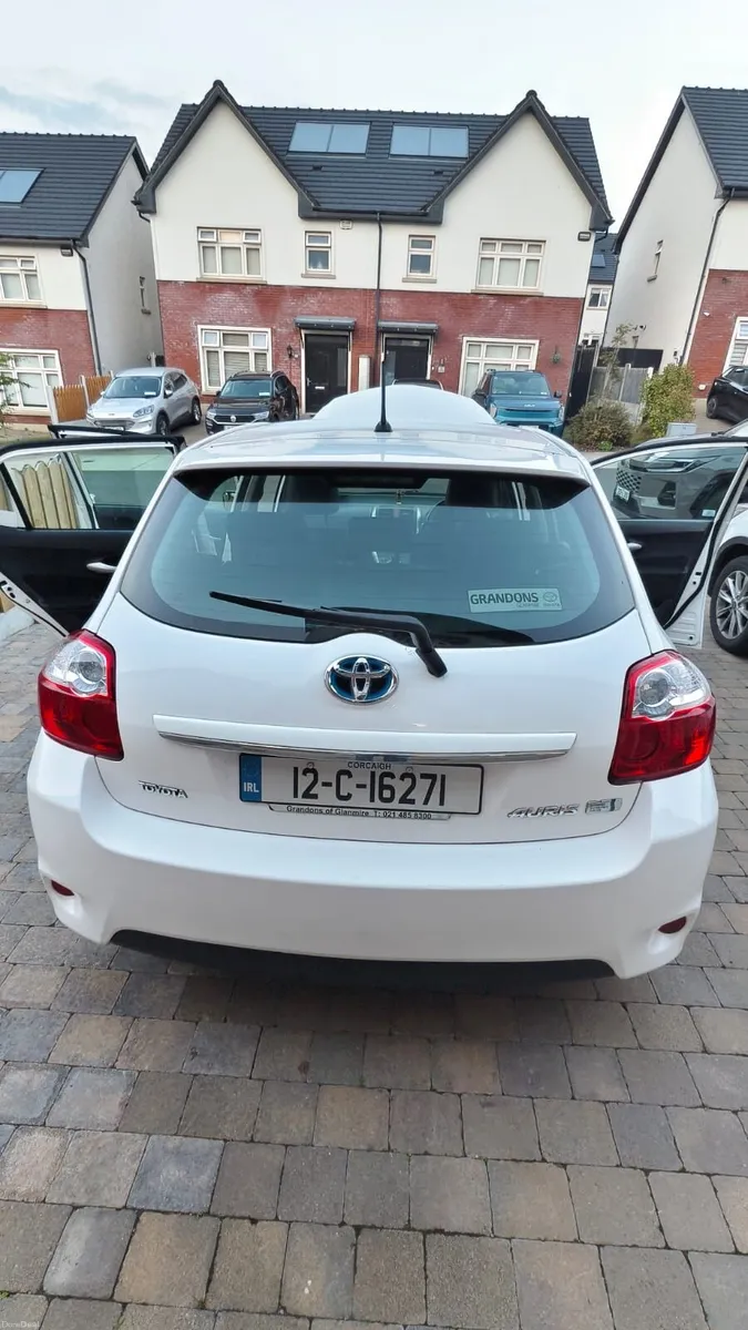 Toyota Auris 2012 - Image 1