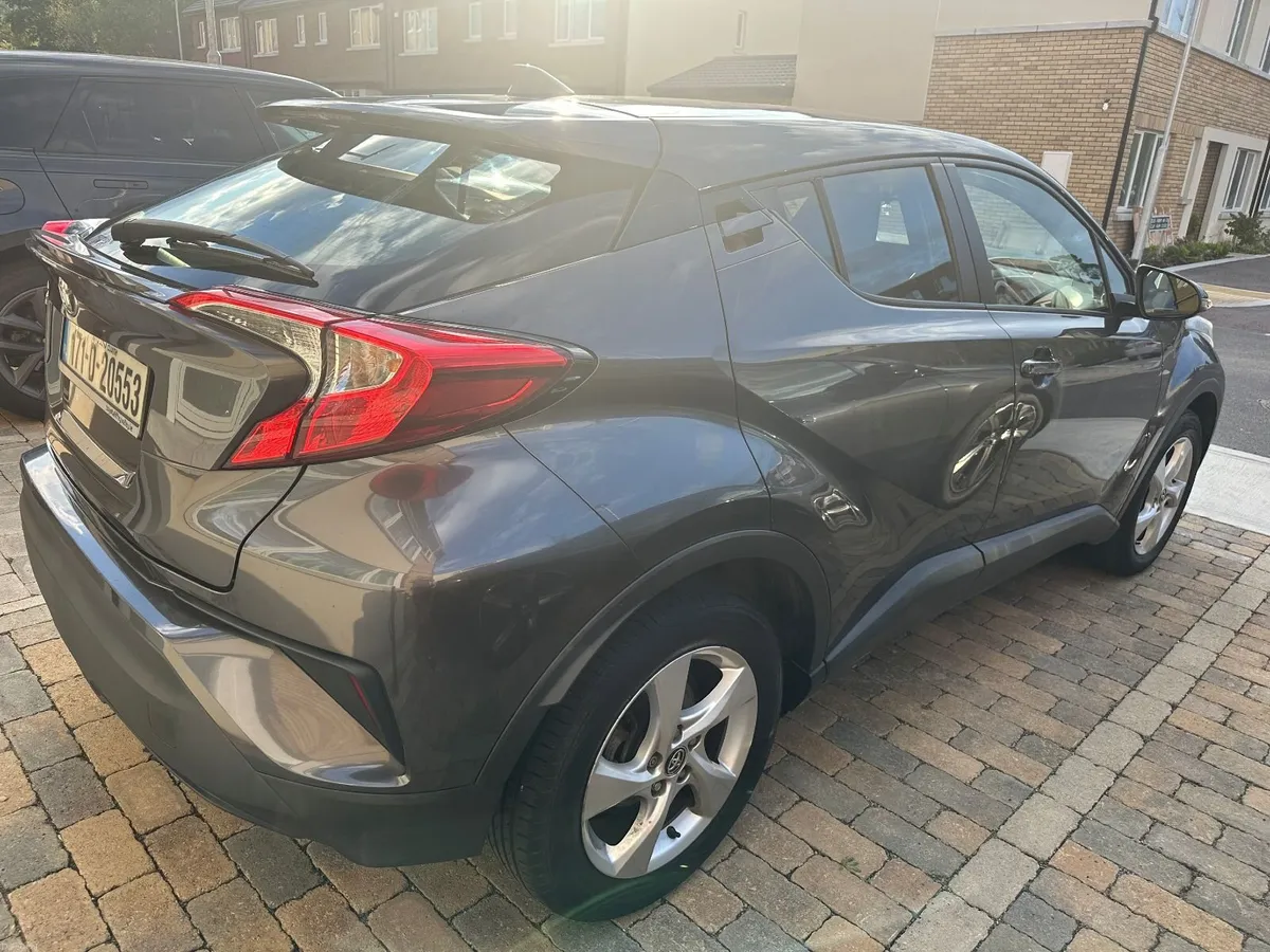 Toyota C-HR 2017 - Image 3