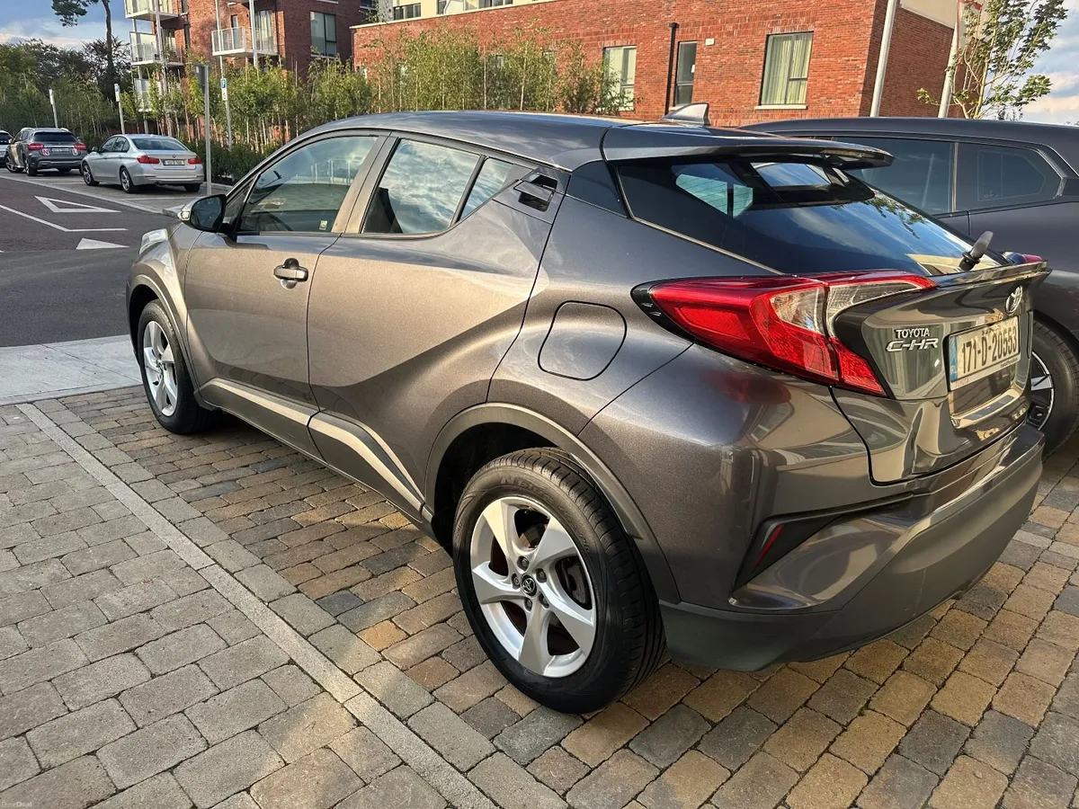 Toyota C-HR 2017 - Image 5