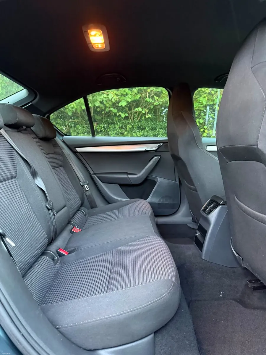 Skoda Octavia 2016 Automatic - Image 6