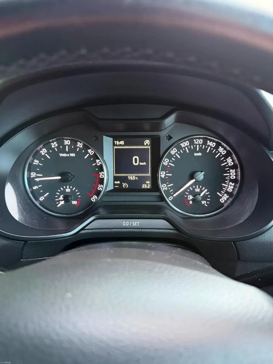 Skoda Octavia 2016 Automatic - Image 2
