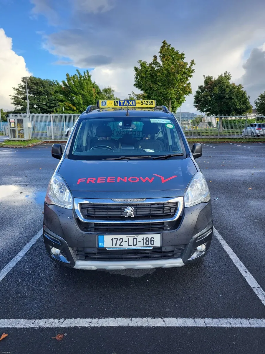 Peugeot Partner Tepee 2017 - Image 1