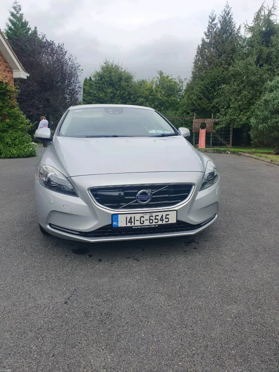 Volvo V40 1.6 Petrol T4 R Design Automatic - Image 6