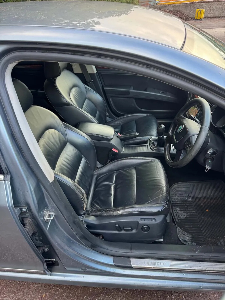 Car - Image 3