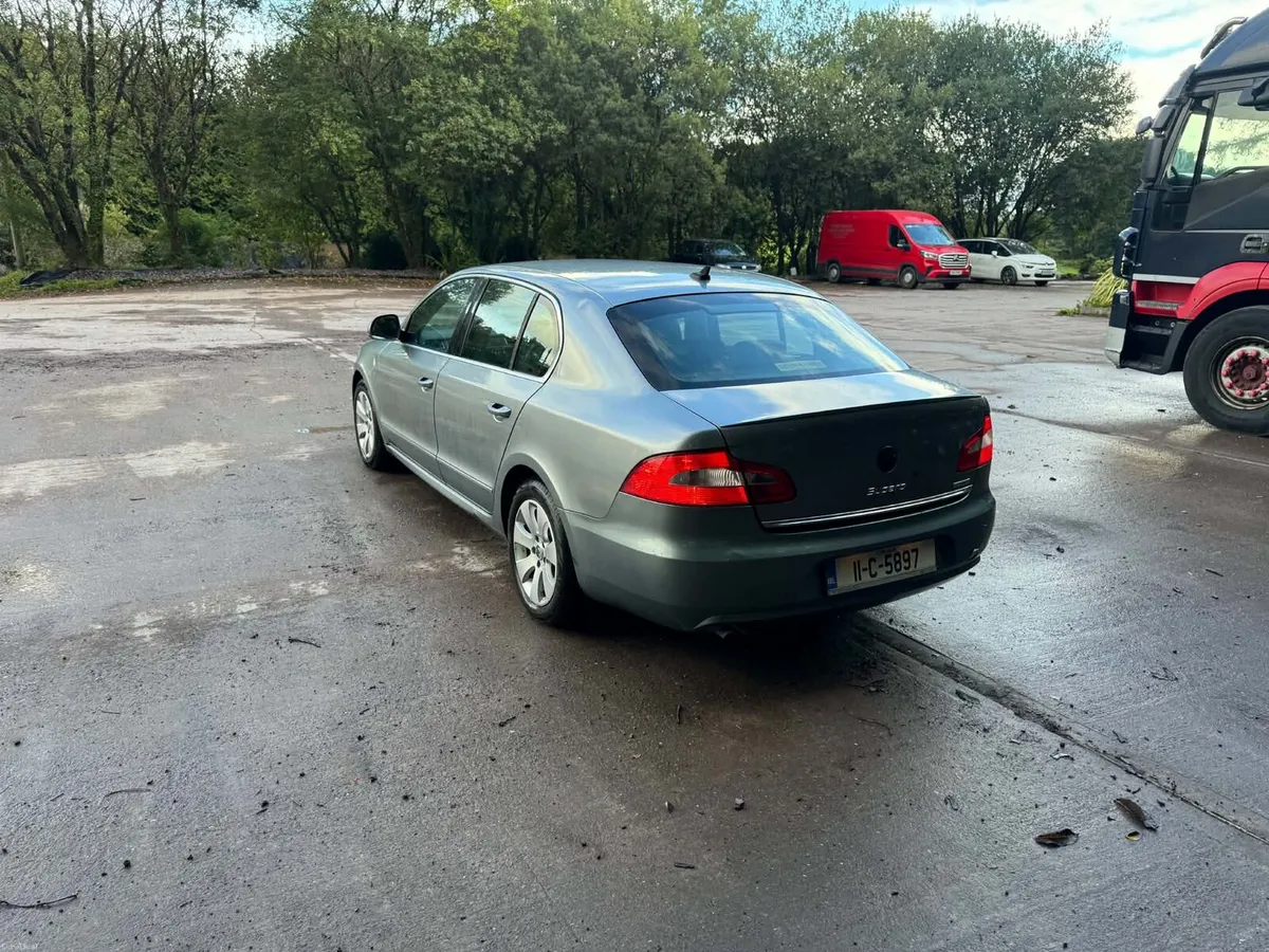 Car - Image 4