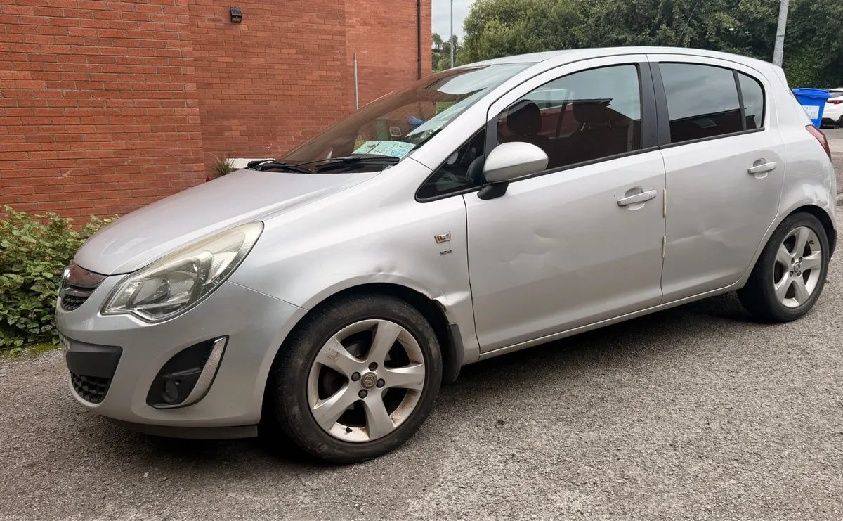 2011 Vauxhall corsa 1.2L petrol - Image 4