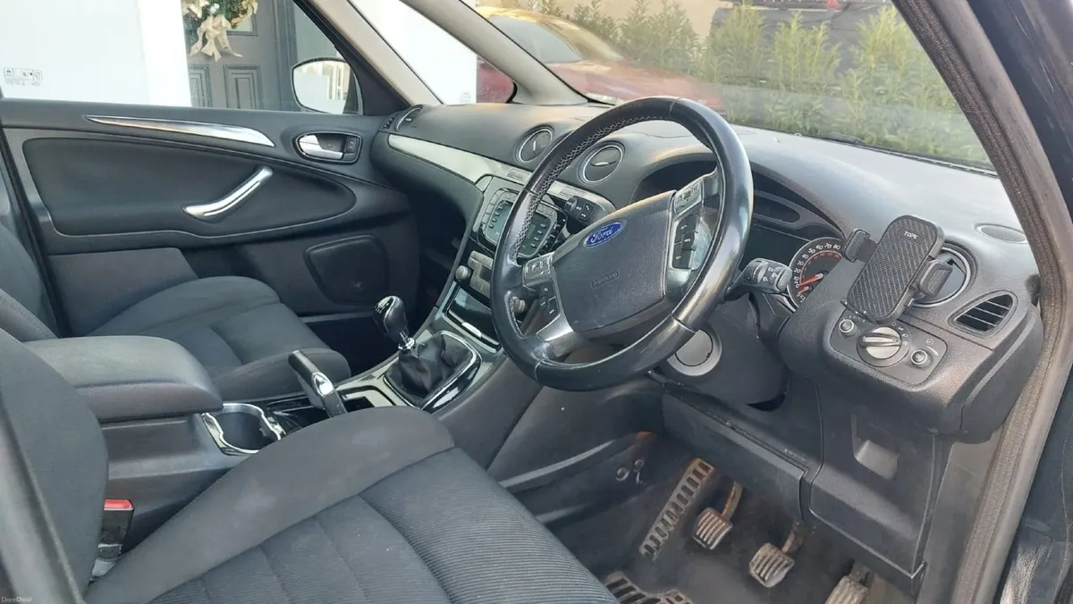 Ford S-Max 2010 - Image 2